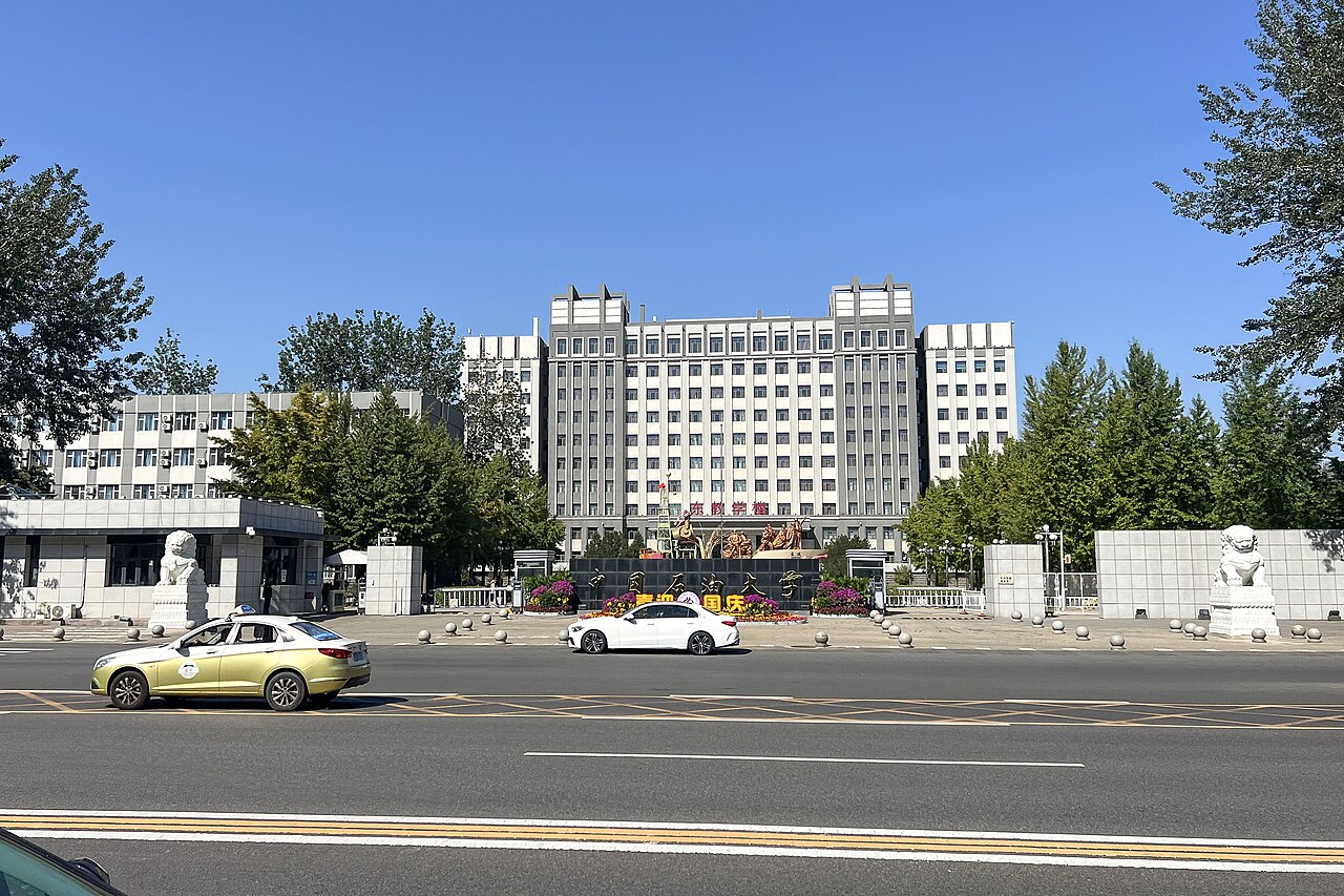 中国石油大学(北京)克拉玛依校区校园风光 2