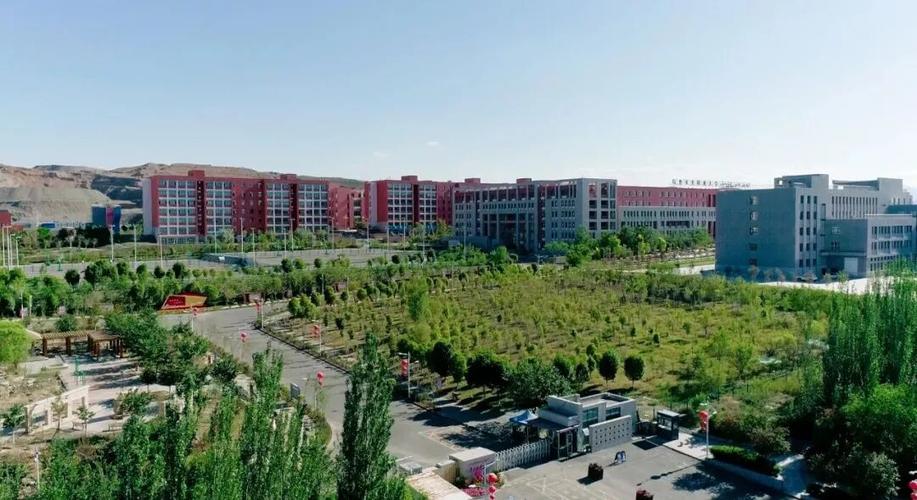 乌鲁木齐职业大学校园风光 3